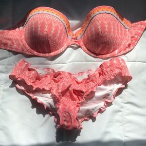 Victoria secret bikini top and bottom 👙